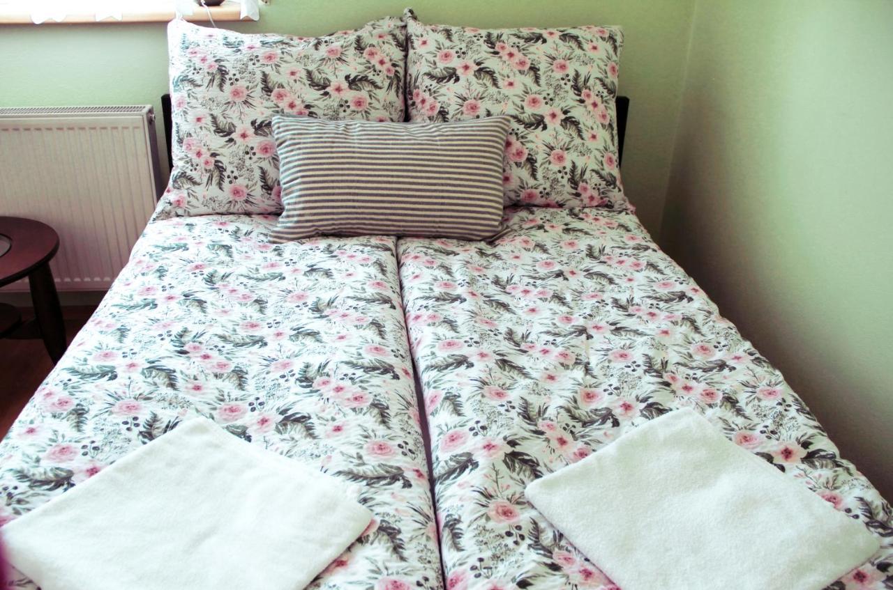 Dom Pod Gorami Apartment Mirsk Екстериор снимка