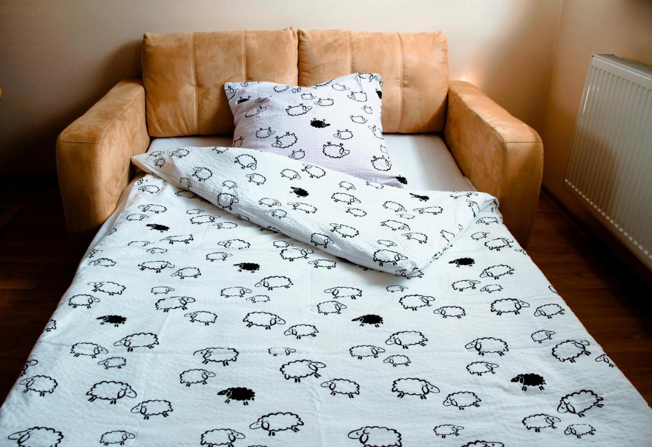 Dom Pod Gorami Apartment Mirsk Екстериор снимка